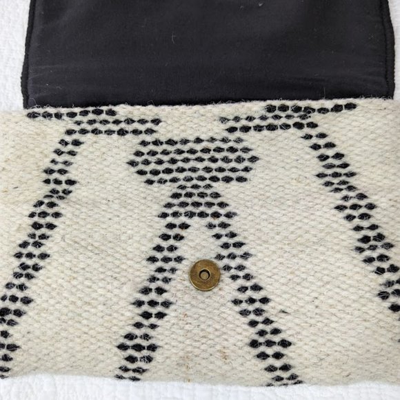 Boho Geometric Print Clutch - Picture 3 of 7